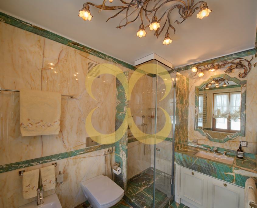 Wasescha_APT_White_37